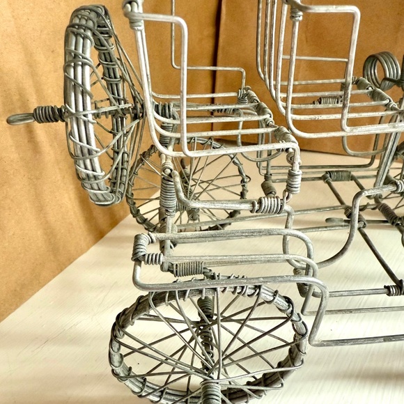 Handmade Wire vintage Car sculpture - Picture 4 of 9